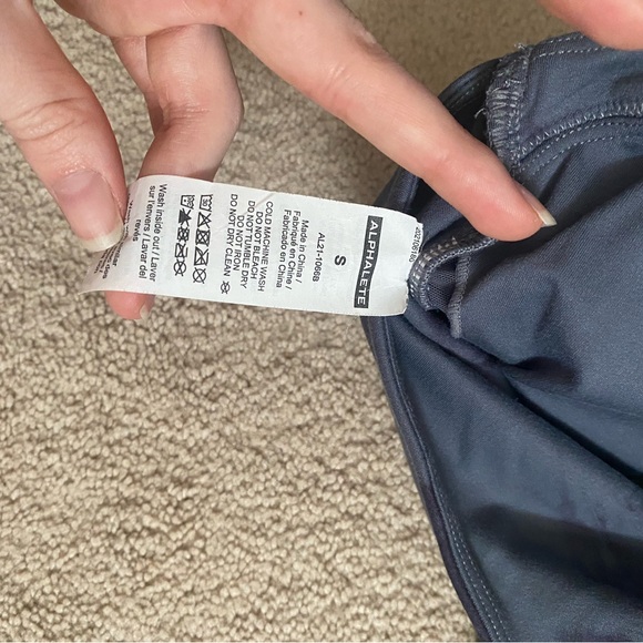 alphalete one shoulder sports bra with chest opening - Picture 3 of 3